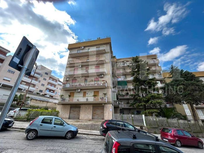 Appartamento con 5 locali in vendita in via Abate Fornari, Centro, Canosa di Puglia