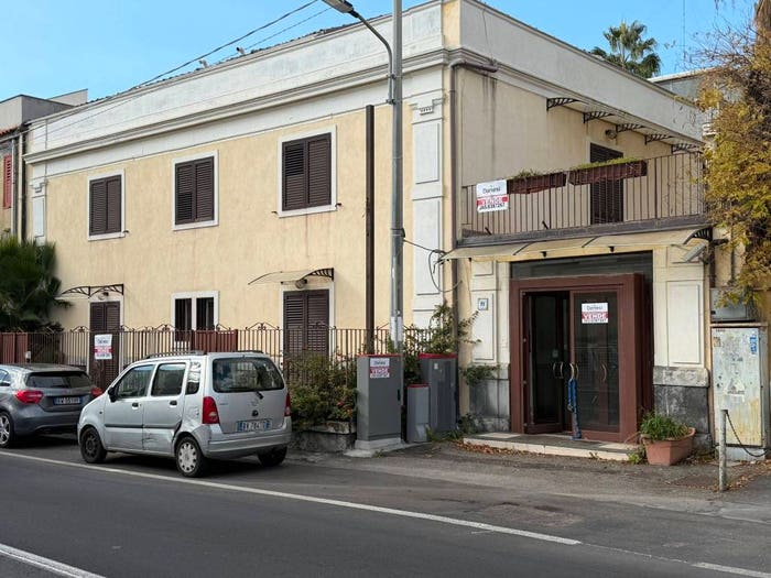 Casa con 6 locali in vendita in Via Livorno, Aci Trezza, Aci Castello