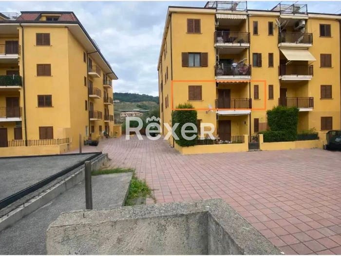 Appartamento trilocale in vendita in Via Cavour, Nocera Scalo, Nocera Terinese