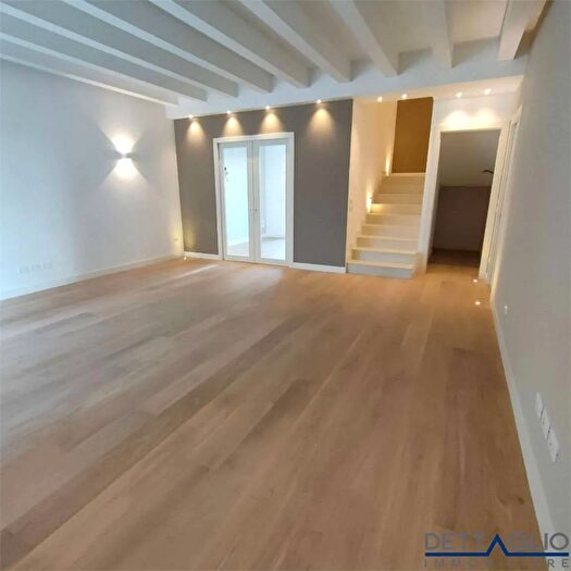 Casa con 6 locali in vendita in Mogliano Veneto