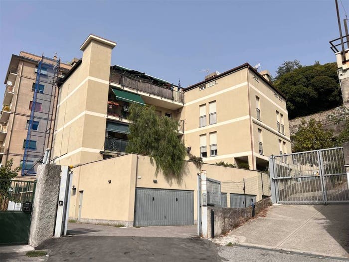 Appartamento quadrilocale in vendita in VIA GIOVANNI CEPOLLINA, Bolzaneto, Genova