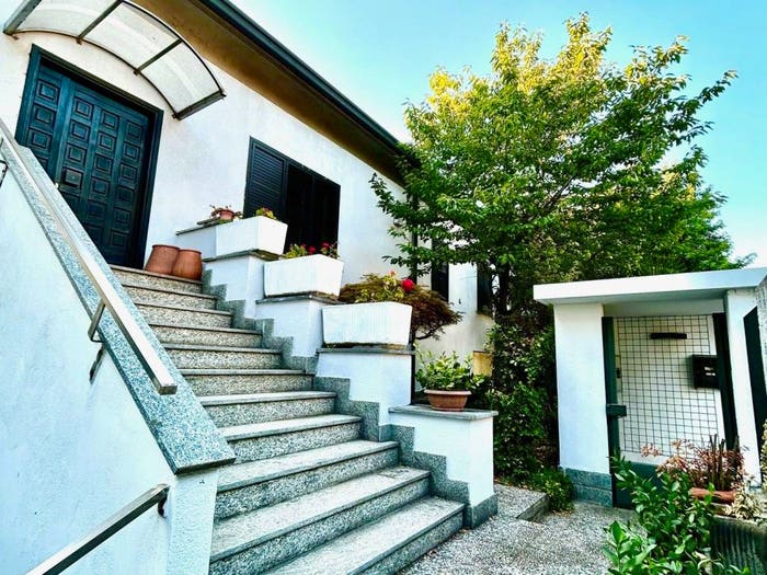 Casa quadrilocale in vendita in Viale Luigi Cadorna, Vecchio Ospedale Sant'Erasmo, Legnano