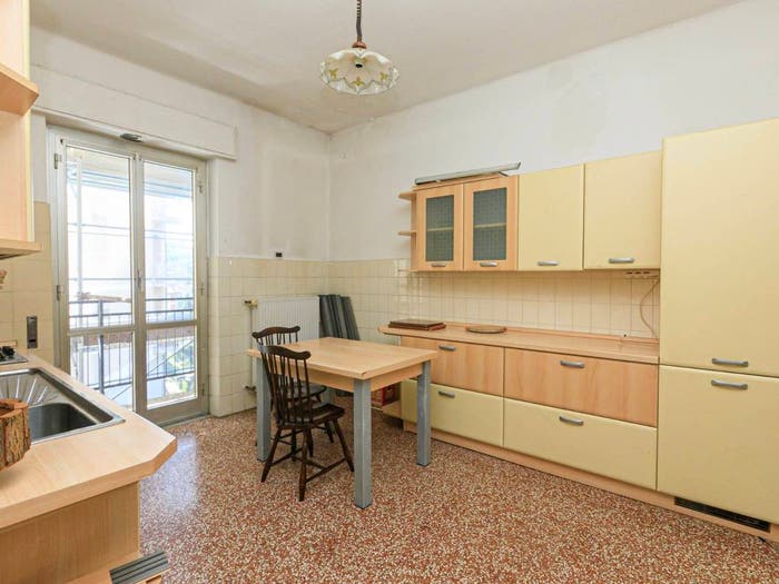 Appartamento con 5 locali in vendita in Via Pieve di Cadore, Pontedecimo, Genova