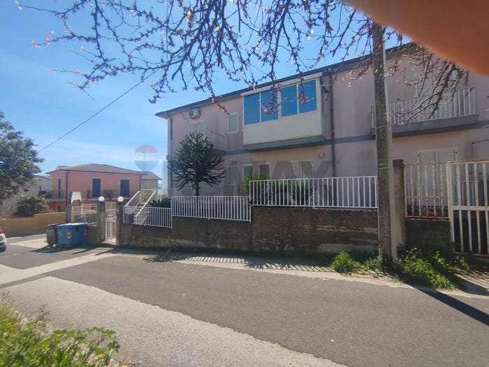 Appartamento con 5 locali in vendita in viale Don Luigi Sturzo, Buscemi