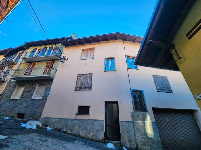 Appartamento quadrilocale in vendita in Vicolo Bellane, Entracque
