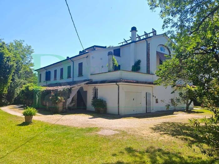 Casa con 6 locali in vendita in San Lorenzo in Correggiano, Rimini