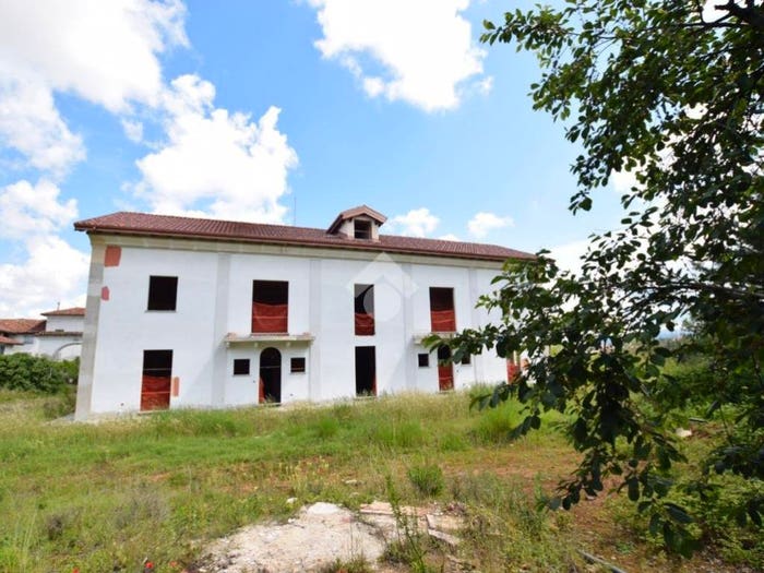 Casa con 6 locali in vendita in Strada privata, Novi Ligure