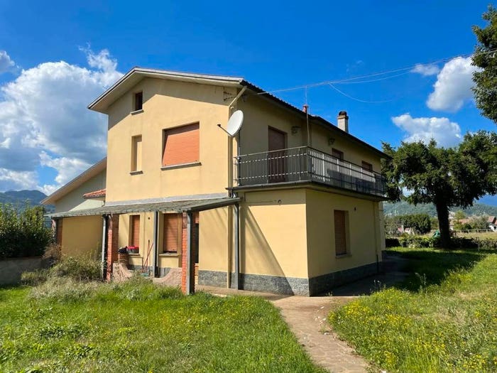 Casa con 6 locali in vendita in Via Della Colombaia No Number, Centro, Barga