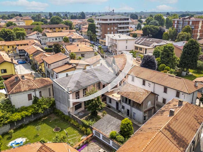 Casa con 5 locali in vendita in Via Acerbi, Centro, Castano Primo