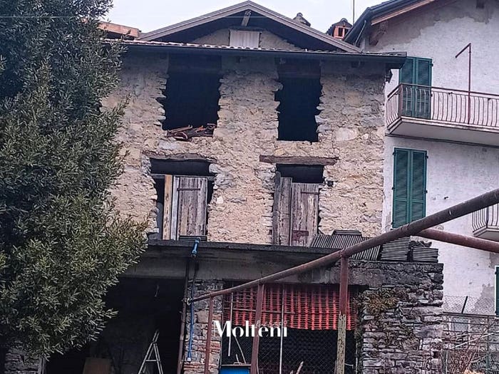 Casa in vendita in Via Fiume, Centro, Esino Lario