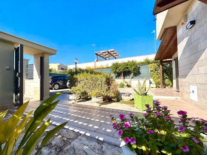 Casa trilocale in vendita in Via Vecchia TraniCorato, Trani