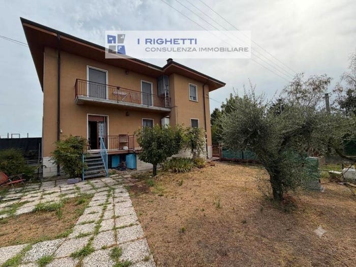 Appartamento con 5 locali in vendita in via fredda, Sommacampagna