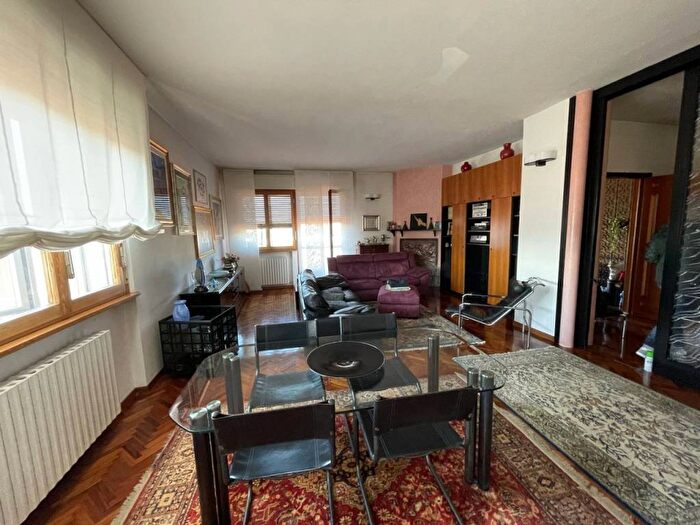 Casa quadrilocale in vendita in Borgo Rodi, Ancona