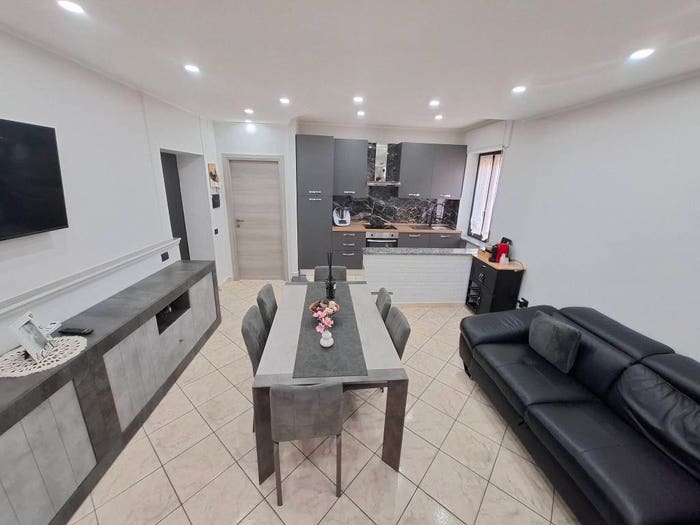 Appartamento quadrilocale in vendita in Via Novembre, Cirimido