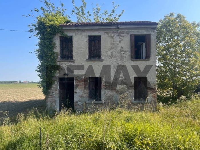 Casa con 6 locali in vendita in Via Giuseppe Mazzini, Calto