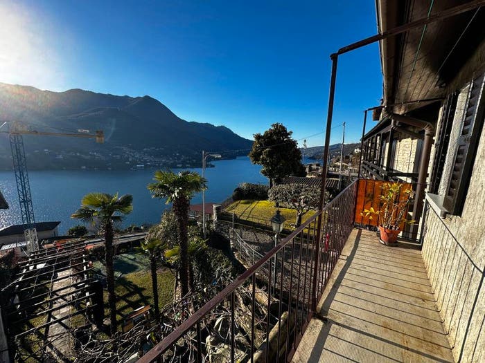 Casa bilocale in vendita in Via Fontana, Centro, Carate Urio