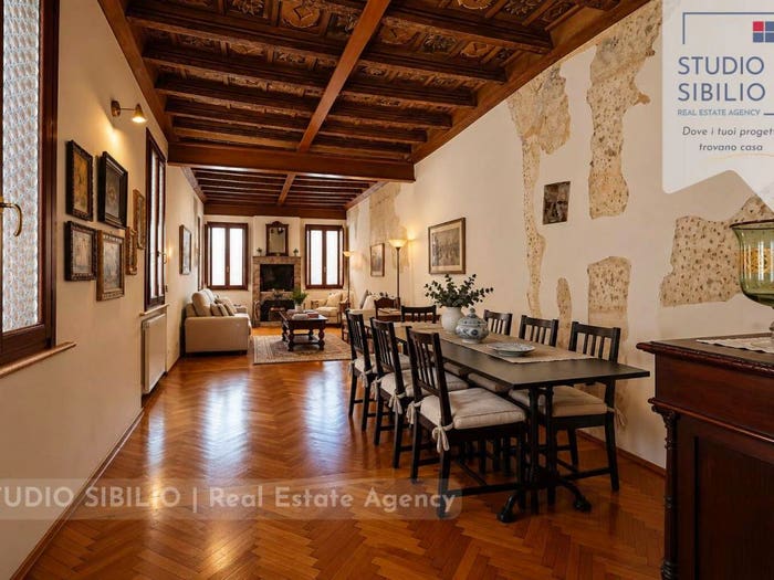 Casa con 5 locali in vendita in Centro, Mantova