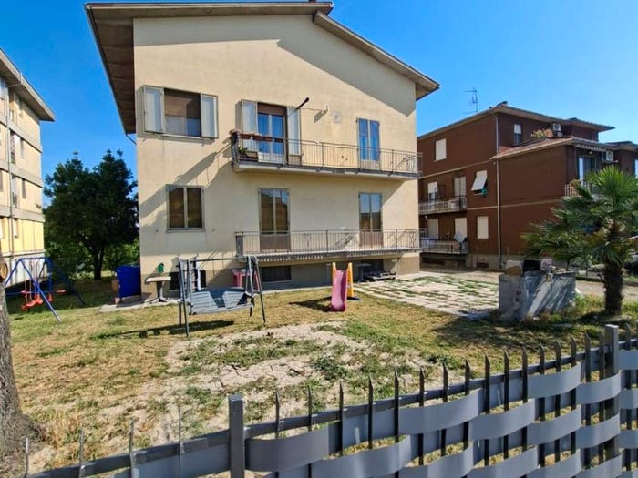 Appartamento con 5 locali in vendita in Strada Cisa, Riccò, Fornovo di Taro