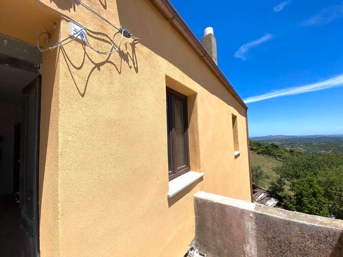 Appartamento trilocale in vendita in Via Trentino, Centro, Aglientu