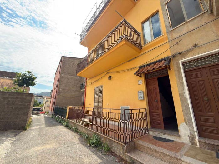 Appartamento quadrilocale in vendita in Via Arconide, Castel Di Tusa, Tusa