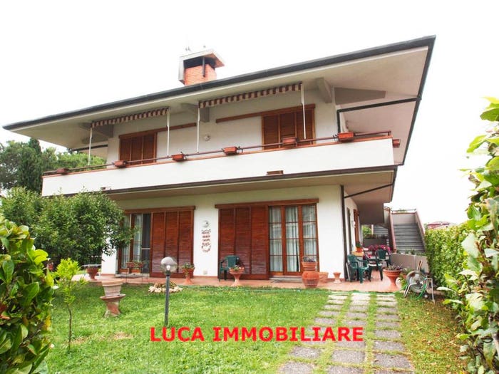 Appartamento con 6 locali in vendita in Via Novembre, Borgo A Buggiano, Buggiano