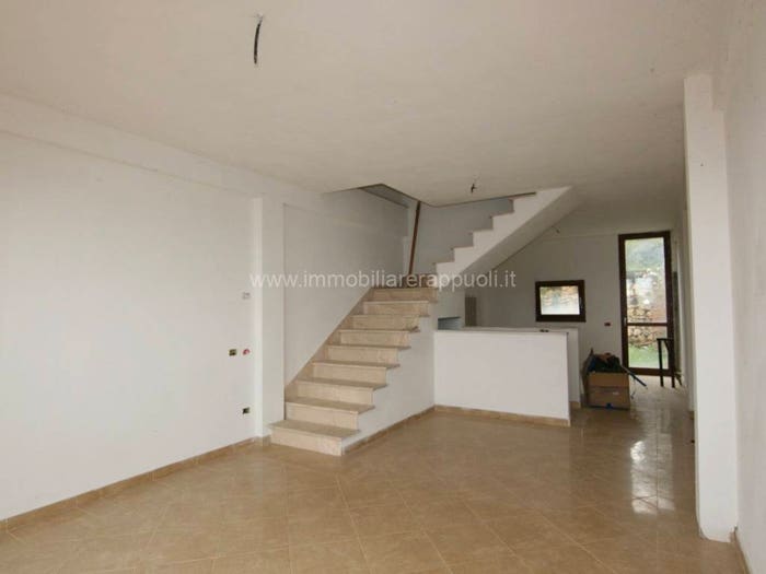 Casa trilocale in vendita in Rapolano Terme