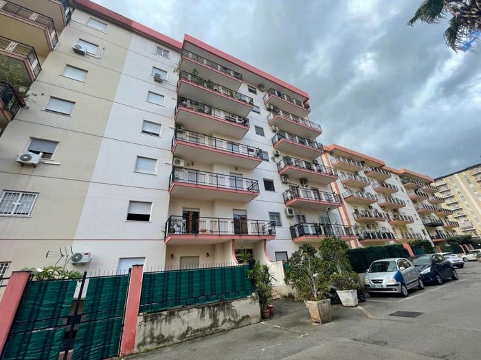 Appartamento quadrilocale in vendita in Via Giacomo Besio, CEP Michelangelo Alta, Palermo