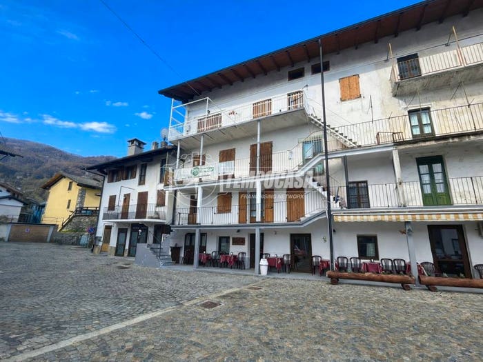 Appartamento con 6 locali in vendita in Via Sereine, Centro, Alpette