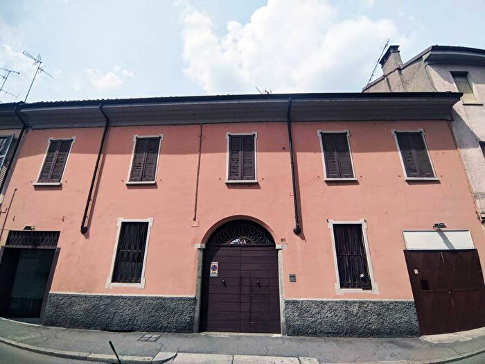 Appartamento con 6 locali in vendita in Via Giuseppe Garibaldi, Centro Storico, Lodi
