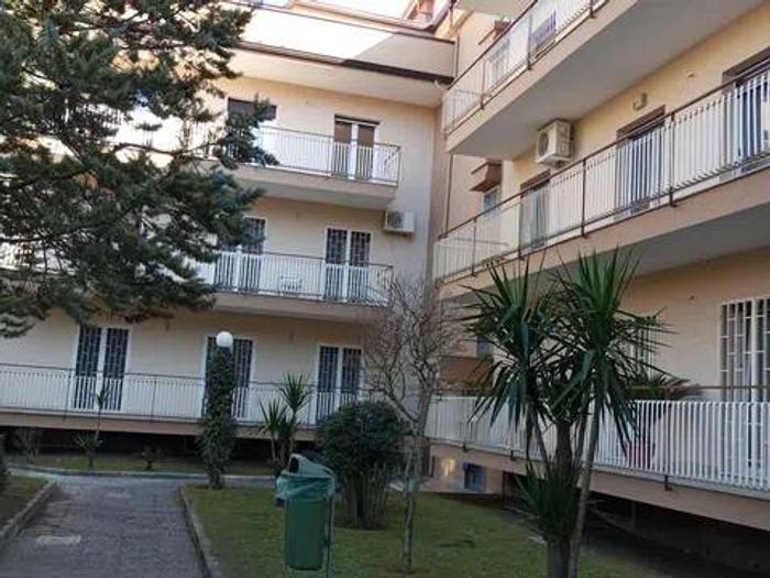 Appartamento trilocale in vendita in Via Eugenio Ruggiero, Centurano, Caserta