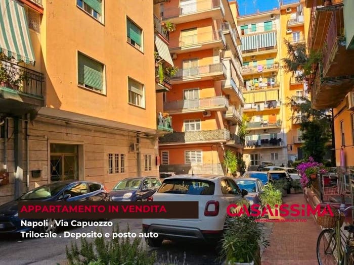 Appartamento trilocale in vendita in Via Gennaro Capuozzo, Fuorigrotta, Napoli