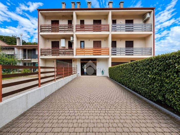 Casa quadrilocale in vendita in VIA BORC DI CERERE, Centro, Osoppo