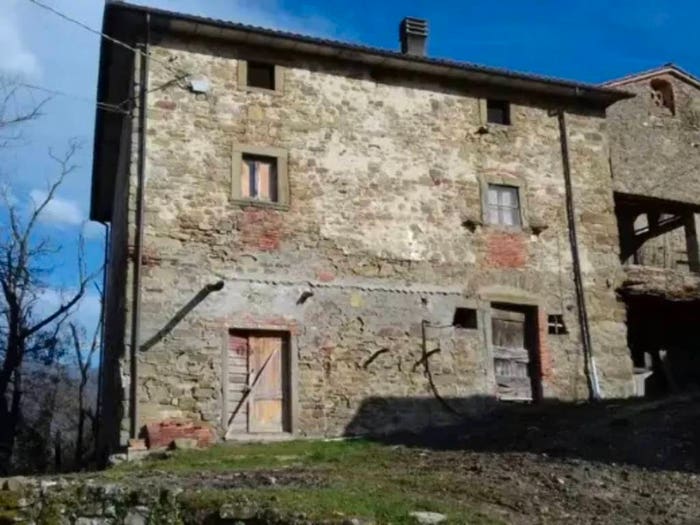Casa con 6 locali in vendita in Località Castel Focognano, Castel Focognano