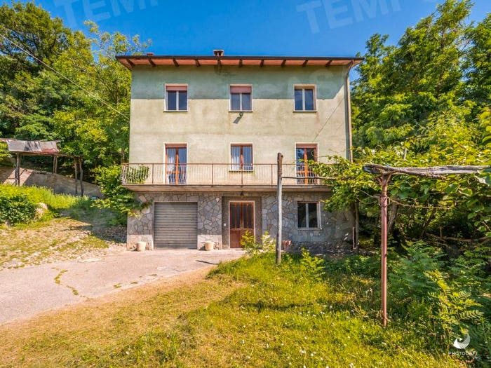 Casa con 6 locali in vendita in Via Sassorosso, Pavullo nel Frignano