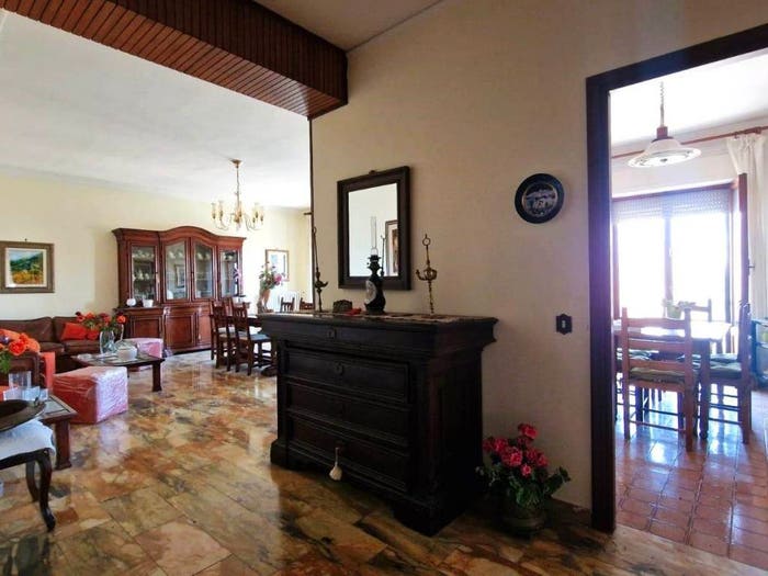 Appartamento quadrilocale in vendita in Centro, Montefiascone