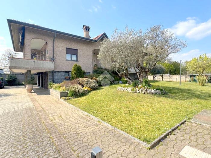 Casa con 5 locali in vendita in Via piave, Cesate