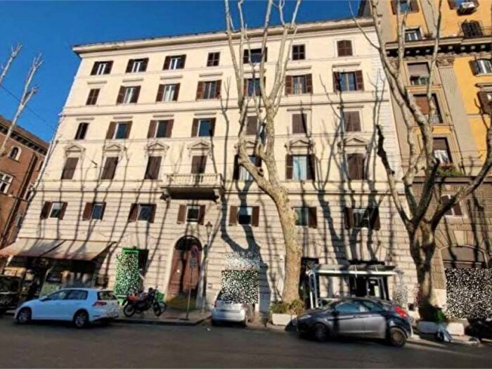 Appartamento con 6 locali in vendita in Via Merulana, Esquilino, Roma