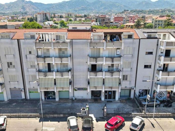 Appartamento con 5 locali in vendita in STRETTO I SCODELLA, Barcellona Pozzo di Gotto