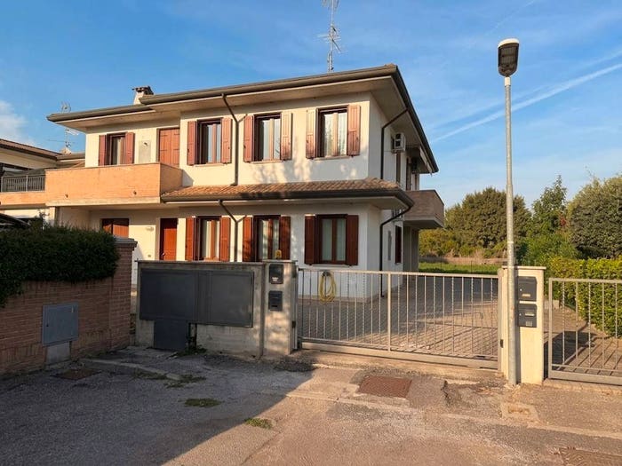 Appartamento trilocale in vendita in Via D Mantovani e N Bernini, Ceneselli