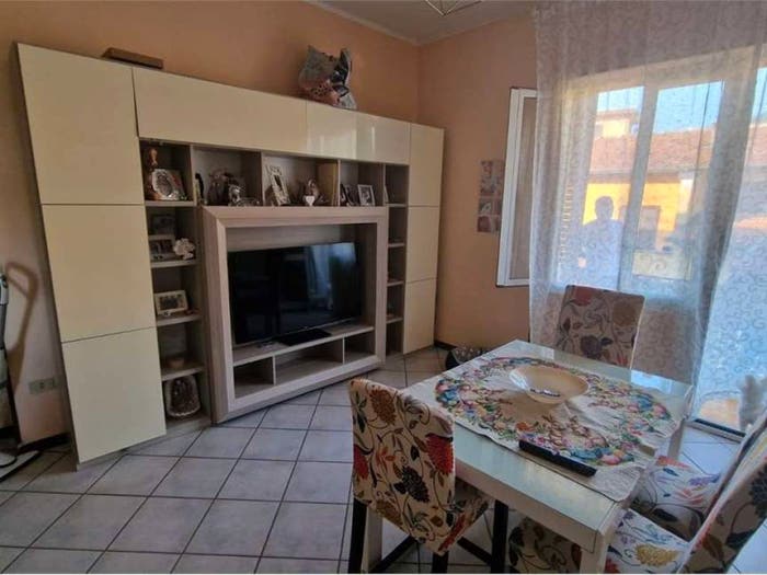 Appartamento trilocale in vendita in via oberdan, Centro, Omegna