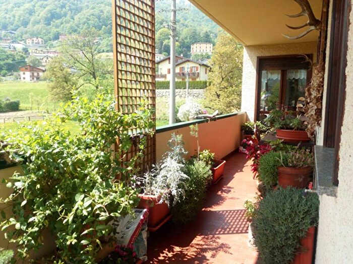 Appartamento trilocale in vendita in Via Provinciale, Pasturo