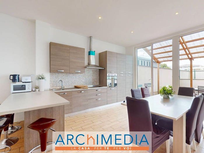 Appartamento con 6 locali in vendita in Viale Ortles, Corvetto, Milano