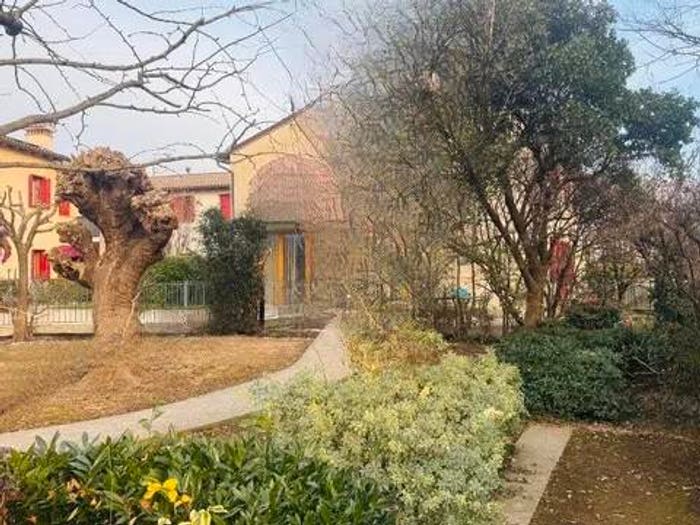 Casa con 6 locali in vendita in Urb Marika Dal Bianco Bassano Del Grappa, Centro, Bassano del Grappa