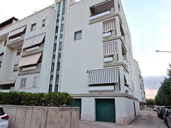 Casa trilocale in vendita in Via Superga, Trani
