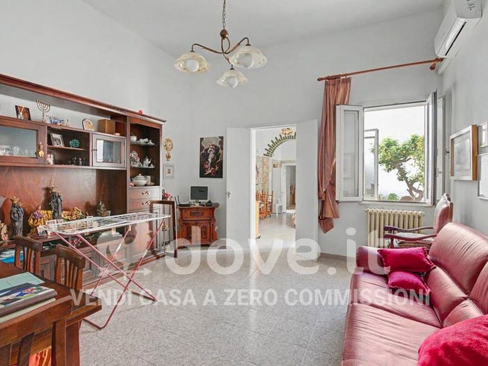 Appartamento con 6 locali in vendita in Via Leonardo da Vinci, Centro, Leverano