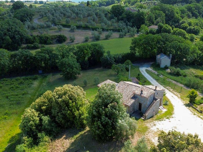 Casa con 6 locali in vendita in Via dell'Annunziata, Centro, Baschi