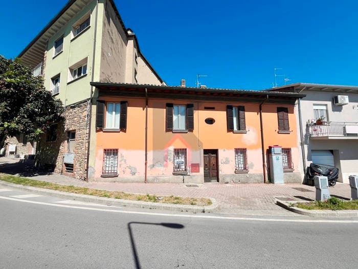 Casa con 6 locali in vendita in Piazza Giuseppe Garibaldi, Centro, Meldola
