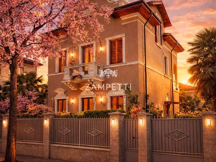 Casa con 6 locali in vendita in Viale Corsica, Porta Vittoria, Milano