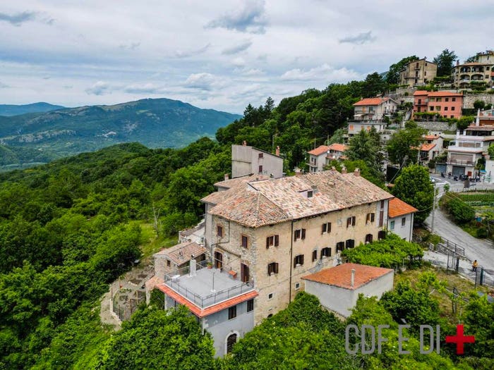 Casa con 6 locali in vendita in Via delle Cerrette, Collalto Sabino