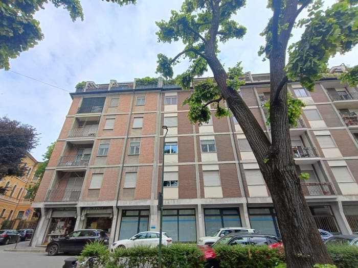Appartamento con 5 locali in vendita in Largo Paolo Sarpi, Centro, Cremona